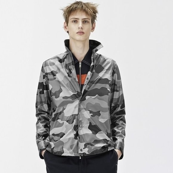 🎁 Rains Unisex AOP Coach Jacket Night Camo - Picture 4 of 12